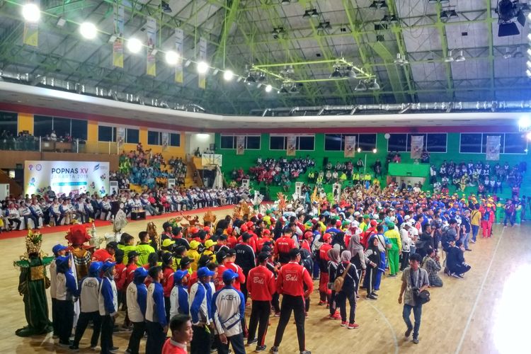 Suasana pembukaan Popnas XV 2019 di Hall A, Gelanggang Mahasiswa Soemantri Brodjonegoro, Minggu 17 November 2019.
