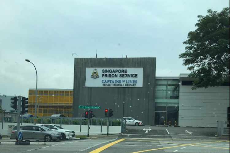 A photo of Singapore Prisons Service building. 