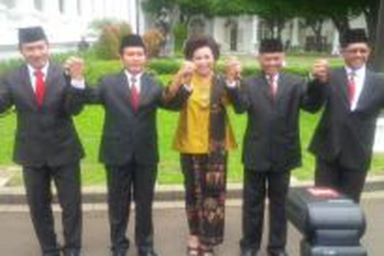 Lima pimpinan baru KPK? tengah bersiap mengucap sumpah jabatan di Istana Negara, Jakarta, Senin (21/12/2015)