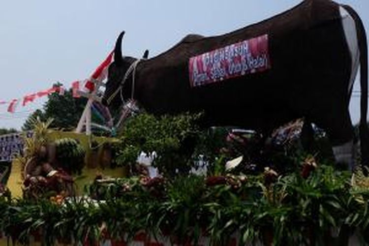 Peserta Karnaval Khatulistiwa di Pontianak, Kalimantan Barat, Sabtu (22/8/2015).