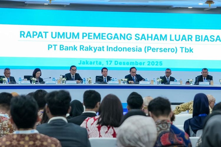 Jajaran Dewan Komisaris dan Direksi PT Bank Rakyat Indonesia (Persero) Tbk saat Rapat Umum Pemegang Saham Luar Biasa (RUPSLB) di Kantor Pusat BRI, Jakarta, Rabu (17/12/2025).