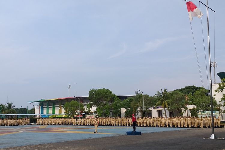 Para taruna Sekolah Tinggi Ilmu Pelayaran (STIP) Marunda mengikuti apel pesiar di lapangan kampus, Jumat (22/11/2019).