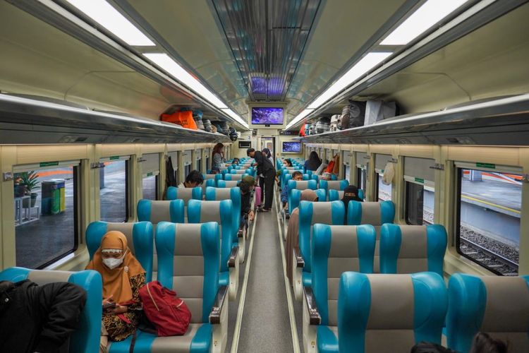 Ilustrasi Kereta Api. Tarif khusus diberlakukan untuk KA Harina dan Ciremai rute Bandung-Cirebon pulang pergi (PP).