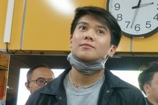 Iqbaal Ramadhan Tiba-tiba Turun dari KRL Saat Promosi Film, Ada Apa?