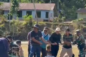 Wagub Aceh Jatuh ke Sungai saat Tinjau Wilayah Terdampak Banjir di Aceh Tengah