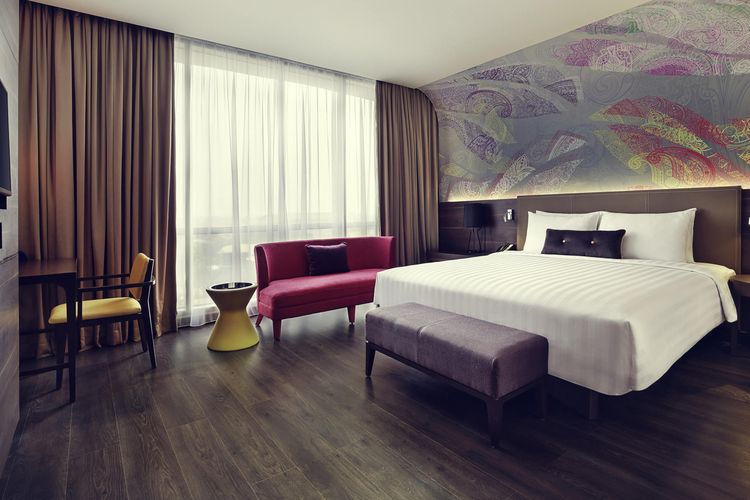 Pengalaman Menginap di Hotel Bintang 4 Karawang, Strategis Dekat Mal