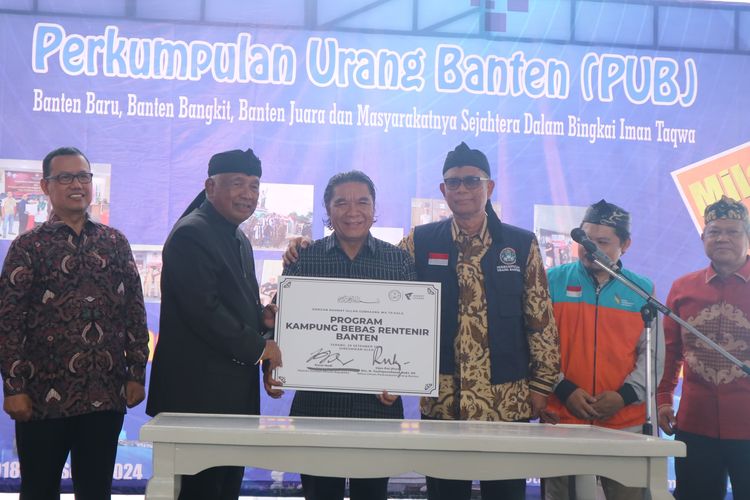 Upaya bebaskan masyarakat dari Rentenir dan Pinjol, Dompet Dhuafa dan Perkumpulan Urang Banten hadirkan program Kampung Bebas Rentenir di Serang, Banten, Minggu (29/9/24).
