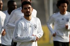 Legenda Kritik Timnas Jerman karena Sertakan Oezil dan Guendogan