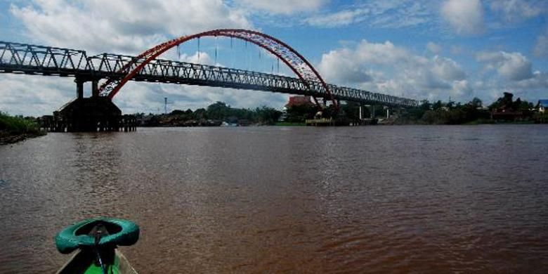 Jembatan Kahayan, Palangkaraya, Kalimantan Tengah.