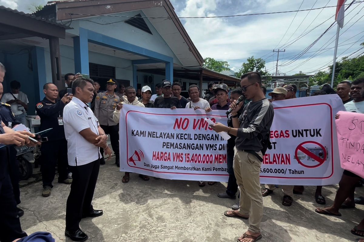 Tolak Program VMS, Sejumlah Nelayan Demo di Kantor Kelautan dan Perikanan Sorong