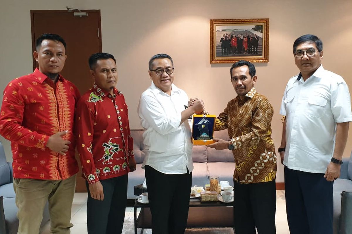 Audiensi Dirjen Penyediaan Perumahan Khalawi Abdul Hamid dengan Walikota Bima Muhammad Lutfi, Kementerian PUPR, Selasa, (17/12/2019).