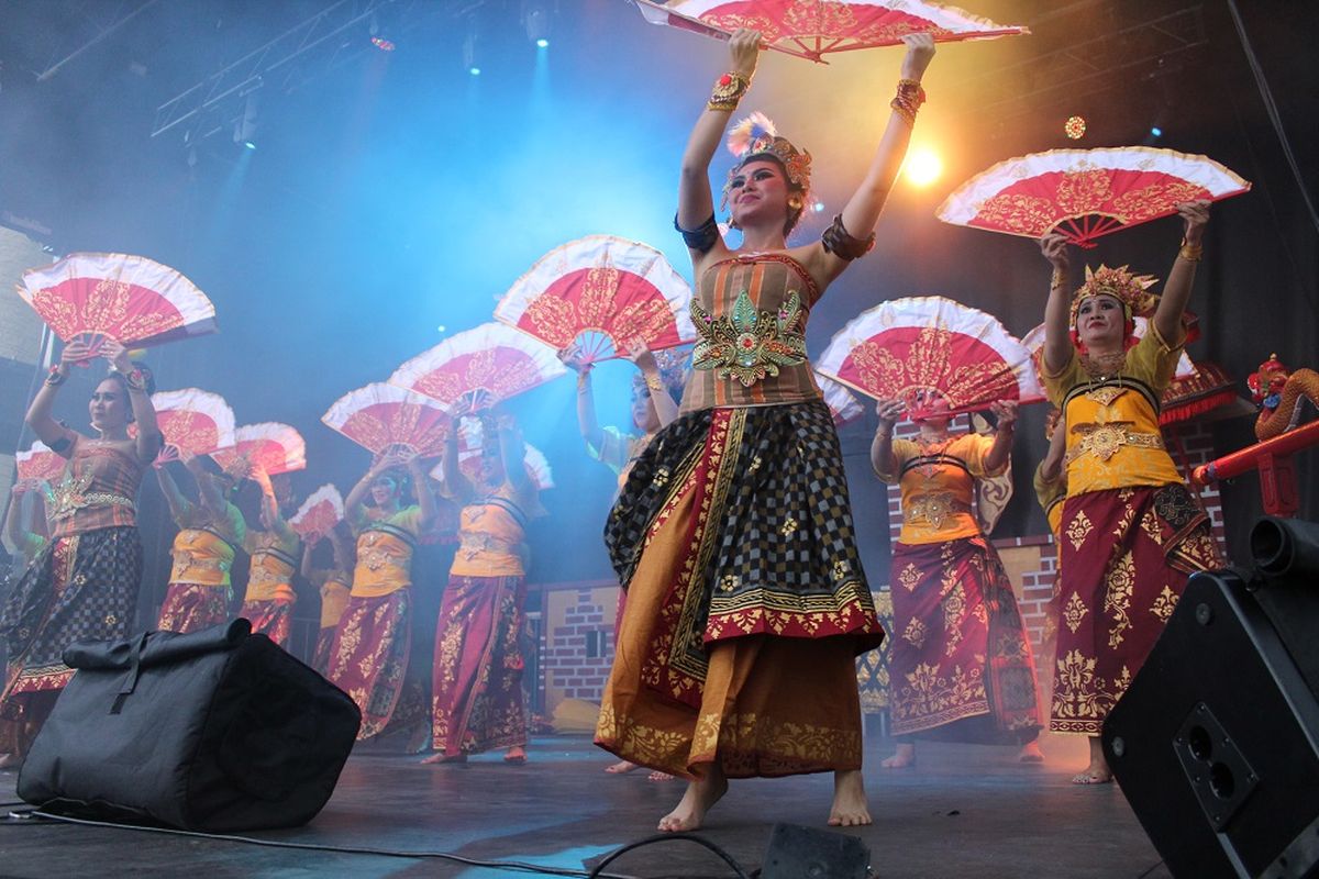 Keanekaragaman budaya Indonesia kembali mewarnai Kanada melalui penyelenggaraan Indonesian Festival 2019 di Canadian Museum of History, 14 September 2019.