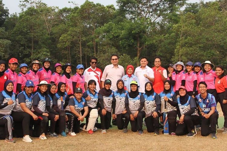 Pengurus Pusat Persatuan Cricket Indonesia (PP PCI) menerima penghargaan atas partisipasi dalam pengembangan program olahraga cricket perempuan terbaik di wilayah Asia Pasifik.