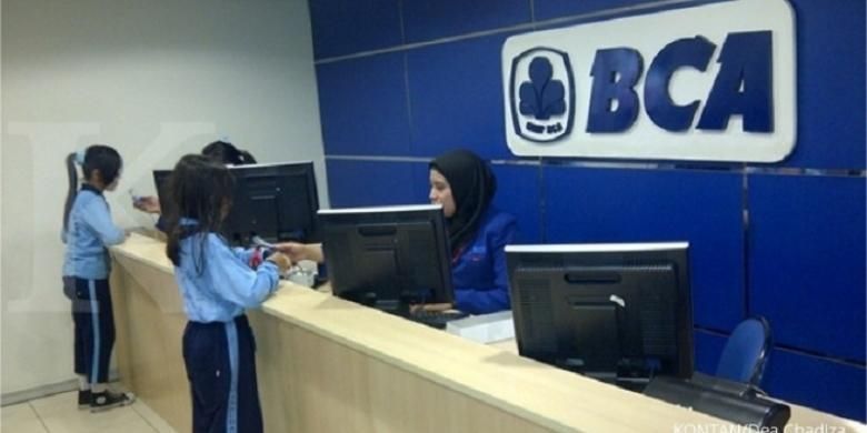 Anak-anak sedang berada di Establishment Minibank BCA di KidZania Jakarta