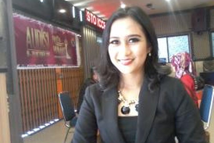 Mantan perwakilan Sulsel Putri Indonesia tahun 2014, Dewi Anggraeni ikut audisi Duta Humas Polda Sulselbar 2015.