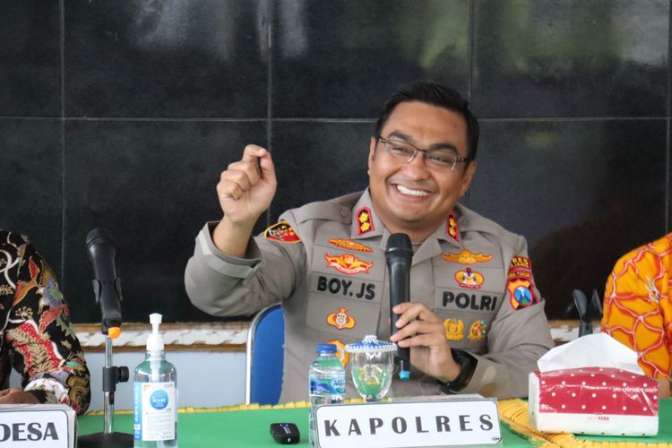 Kapolres Lumajang AKBP Boy Jeckson Situmorang