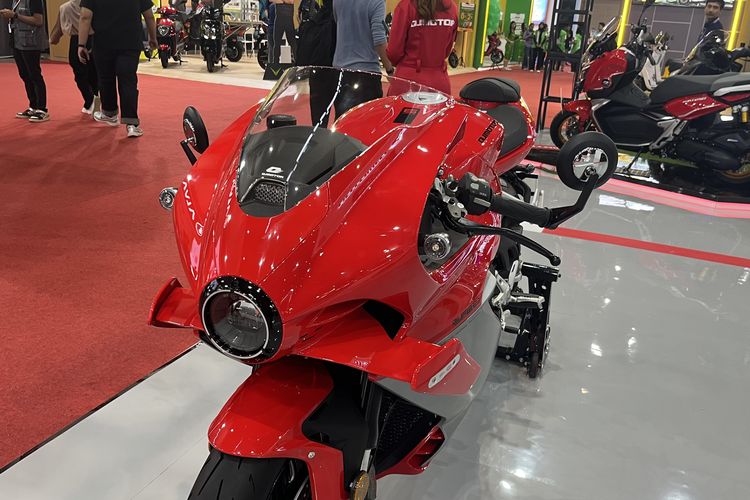QJMotor Super9 di Jakarta Fair 2025