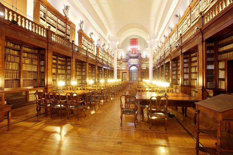 Perpustakaan di University of Bologna.