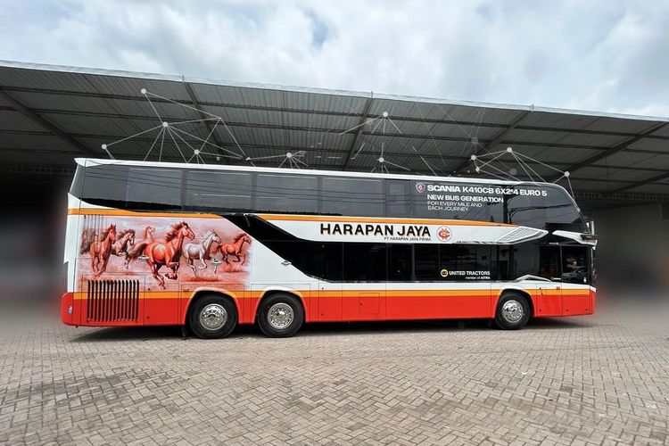 Bus double dekcer baru Harapan Jaya 