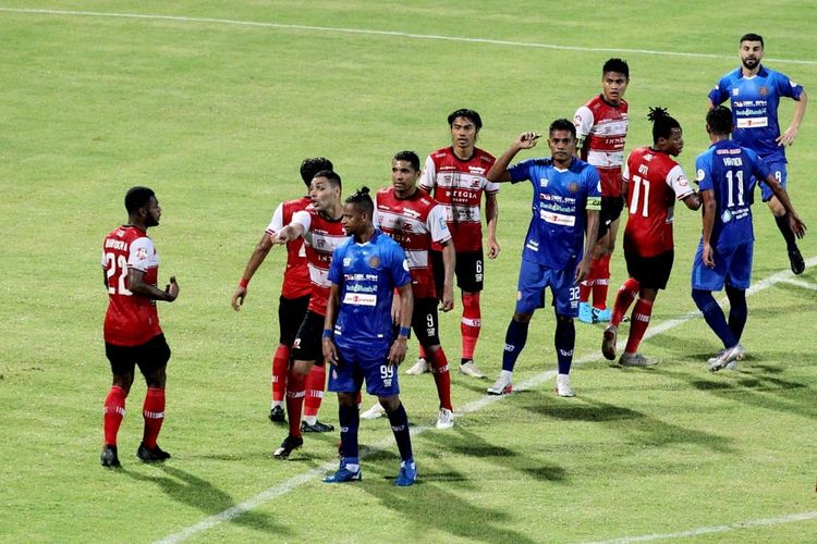 Laga Madura United vs Persiraja Banda Aceh di Stadion Gelora Madura Ratu Pamelingan, Senin (9/3/2020).