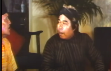 Eddy Gombloh dalam film Samson Betawi. Eddy Gombloh beradu peran dengan Benyamin Sueb.