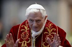 Paus Benediktus XVI Mundur karena Alasan Usia