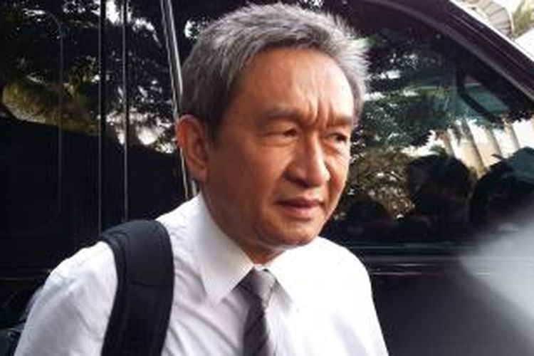 Pengacara Patrice Rio Capella, Maqdir Ismail, saat ditemui di Kantor DPP Partai Nasdem, Jakarta Pusat, Kamis (15/10/2015).