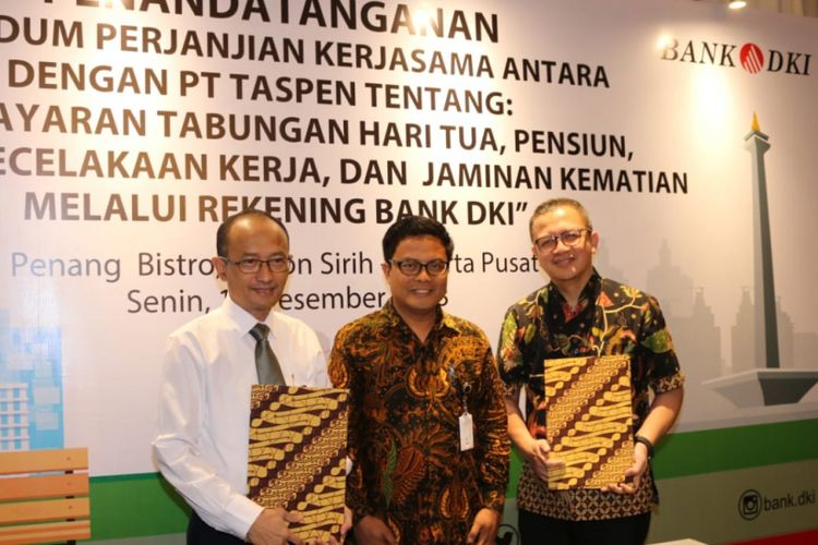 Penandatanganan kerja sama antara Bank DKI dan PT Taspen (Persero) di Jakarta, Senin (17/12/2018).