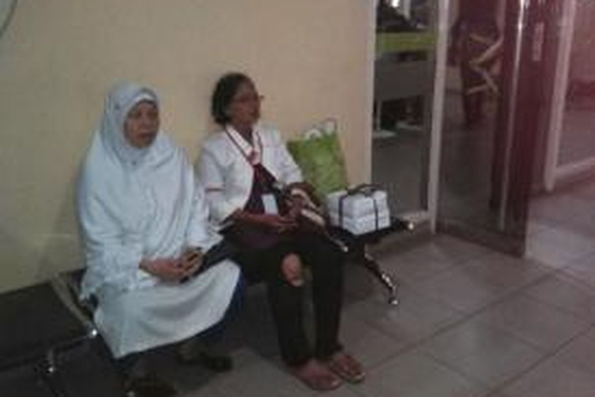 Letty Sholikhah (kanan) dan Syamsidar (kiri), Korban luka yang sempat dirawat di Rumah Sakit Budi Kemuliaan, Kamis (21/8/2014).