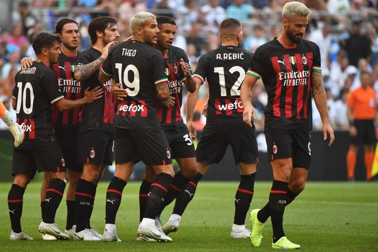 Para pemain AC Milan merayakan gol ke gawang Marseille pada laga uji coba di Stade Velodrome, Marseille, 31 Juli 2022. Terkini, AC Milan akan menjamu Napoli pada giornata ketujuh Liga Italia 2022-2023. Laga AC Milan vs Napoli dijadwalkan berlangsung di Stadion San Siro, Milan, Senin (19/9/2022) dini hari WIB.