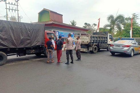 Warga Lombok Barat Adang Truk yang Diduga Timbun BBM di SPBU, Camat: Mengisinya Lama, Selangnya ke Atas Boks