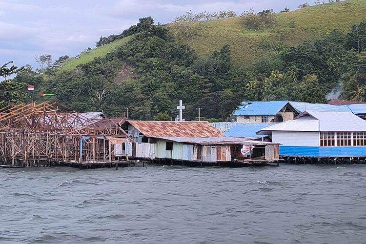 Danau Sentani Meluap, Rumah Warga Terendam 1 Meter