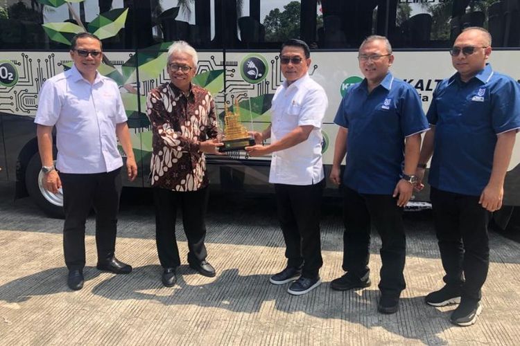 KPI mengakuisisi dua unit kendaraan bus listrik produksi PT MAB