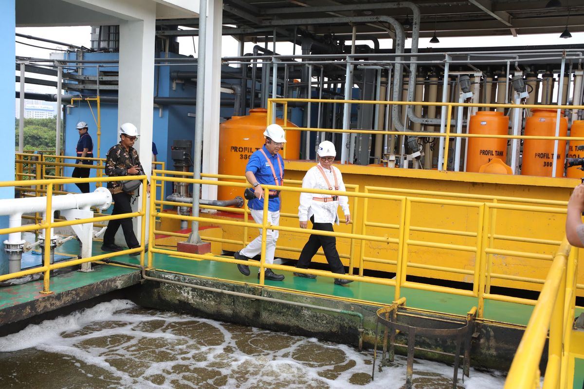 Gubernur DKI Jakarta Pramono Anung melakukan kunjungan ke Instalasi Pengolahan Air (IPA) Mookervart di Duri Kosambi, Kecamatan Cengkareng, Jakarta Barat, Jumat (9/5/2025).

