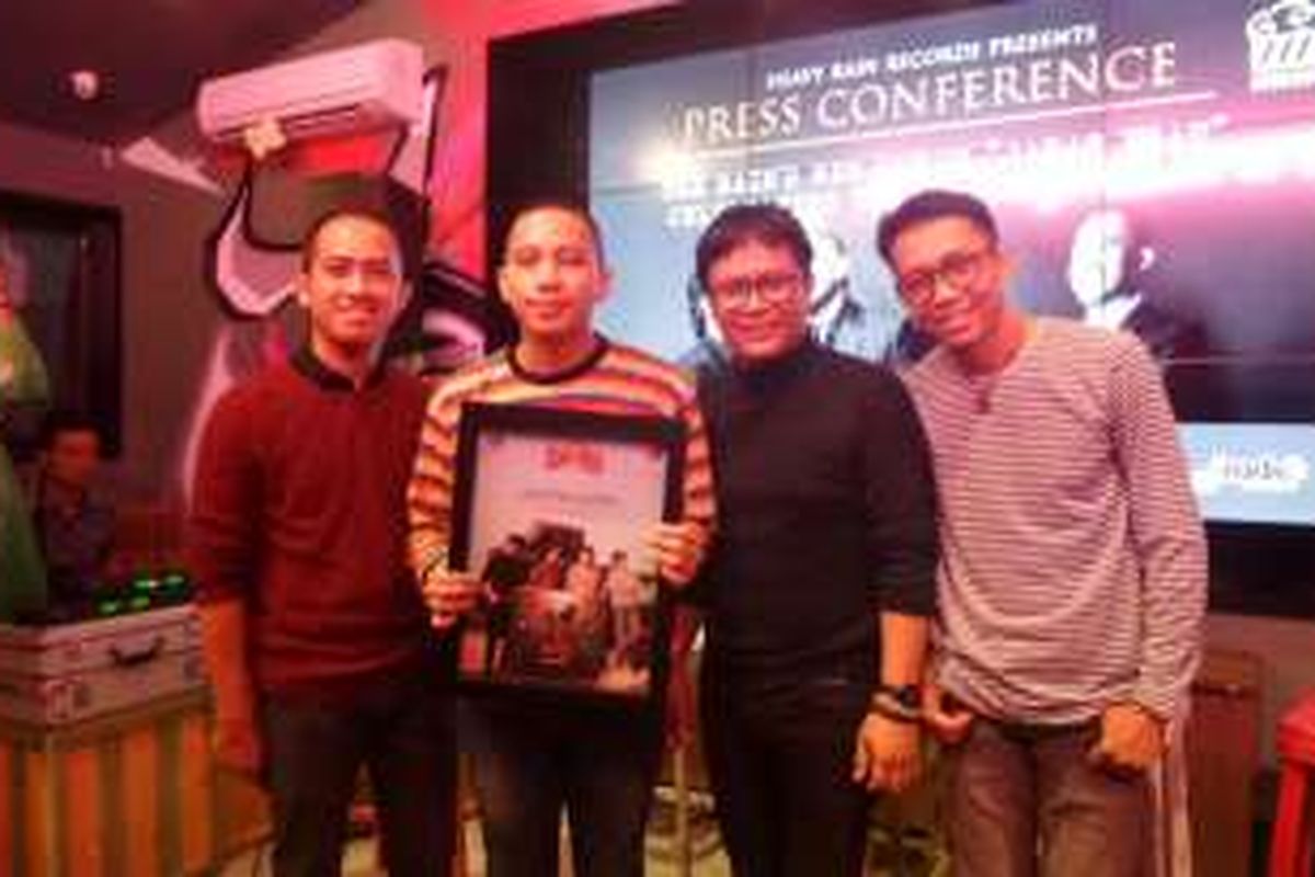 Band The Rain meluncurkan album keenam bertajuk Jabat Erat, di Loop Station, Kebayoran Baru, Jakarta Selatan, Rabu (14/9/2016).