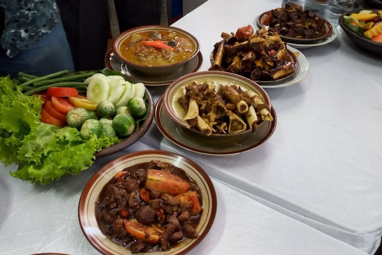 Setelah Makan Daging Kambing, Makan 7 Buah Ini untuk Turunkan Tekanan Darah Tinggi