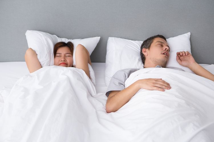 Beberapa cara agar tidak ngorok atau mendengkur bisa kita praktikkan untuk mengurangi mendapatkan kualitas tidur yang lebih baik.