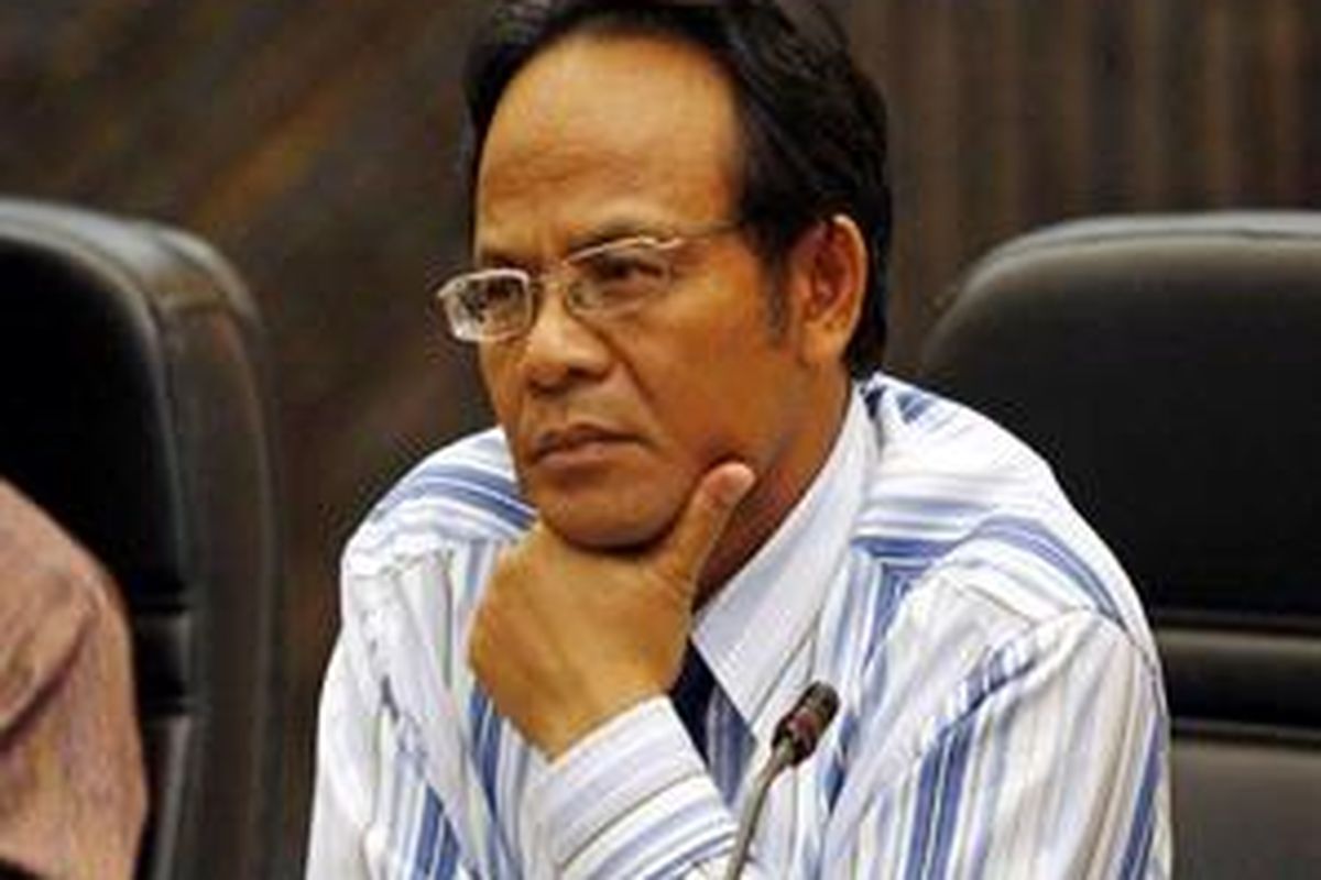 Rektor Universitas Islam Negeri Syarif Hidayatullah sekaligus Anggota Tim Independen Verifikasi Fakta dan Proses Hukum atas Kasus Bibit Samad Rianto dan Chandra M Hamzah (Tim Delapan), Komaruddin Hadayat.