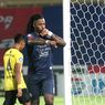 HT Arema FC Vs Persipura, Tendangan Bebas Carlos Fortes Bawa Singo Edan Unggul 1-0