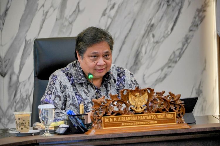 Menteri Koordinator Bidang Perekonomian Airlangga Hartarto selaku Ketua Dewan Nasional KEK saat Sidang Dewan Nasional KEK pada Rabu (11/01/2023).