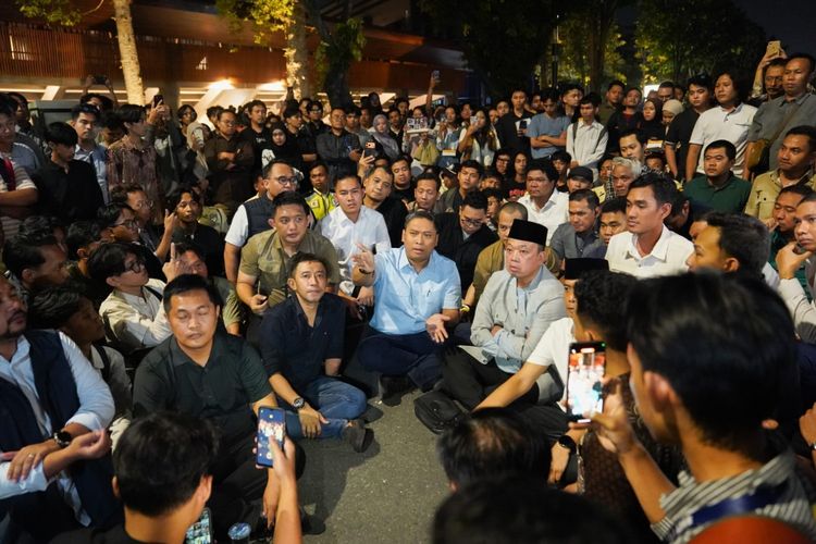 Wamentan Bantah Kabur Hindari Dialog dengan Mahasiswa di UGM