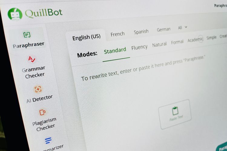 Ilustrasi aplikasi Quillbot.