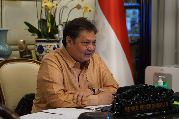 Menteri Koordinator Bidang Perekonomian (Menko Perekonomian) Airlangga Hartarto melakukan pertemuan daring dengan American Indonesian Chamber of Commerce (AICC), Senin (22/5/2023).
