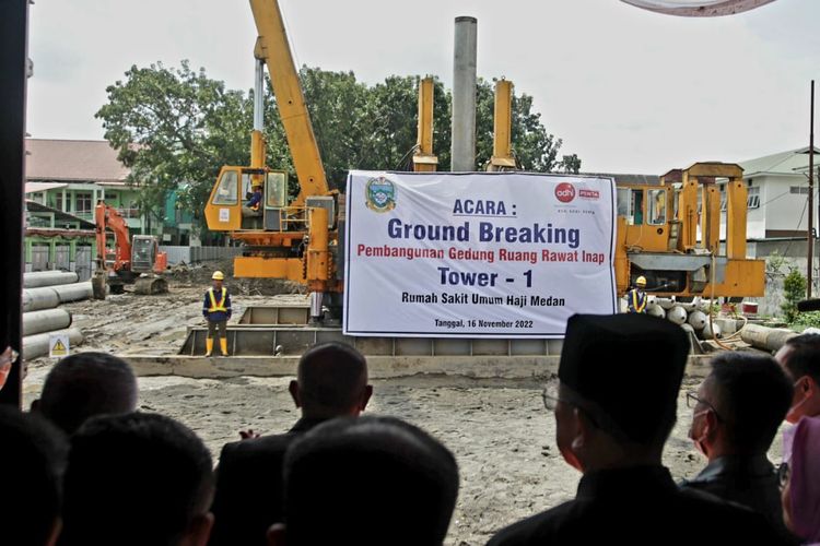 Gubernur Sumut Edy Rahmayadi saat peletakan batu pertama pembangunan RSU Haji Medan, Rabu (16/11/2022)