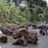 Mobil di Bandung Barat Tertimpa Longsoran Batu Besar