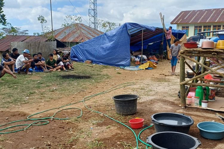 5 Malam Usai Gempa, Warga Manggarai Masih Tidur di Tenda Swadaya