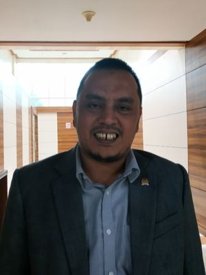 Ketua DPP Partai Nasdem, Willy Aditya di Kompleks Parlemen, Selatan, Jakarta, Senin (2/12/2019). 