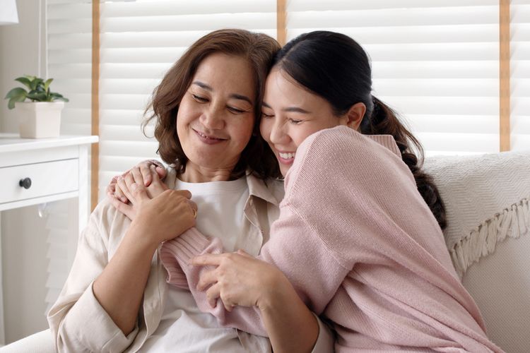 Ilustrasi ibu dan anak. Hari Ibu ke-97 fokus pada peran perempuan pesisir. Bertema Perempuan Berdaya dan Berkarya, Menuju Indonesia Emas 2045.