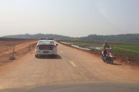 Di Jalan Tol Batang-Semarang Sepeda Motor Masih Bebas Melintas