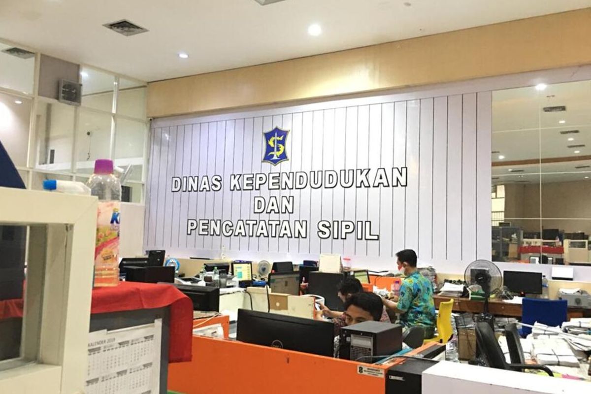 Ilustrasi layanan administrasi dokumen penduduk nonpermanen